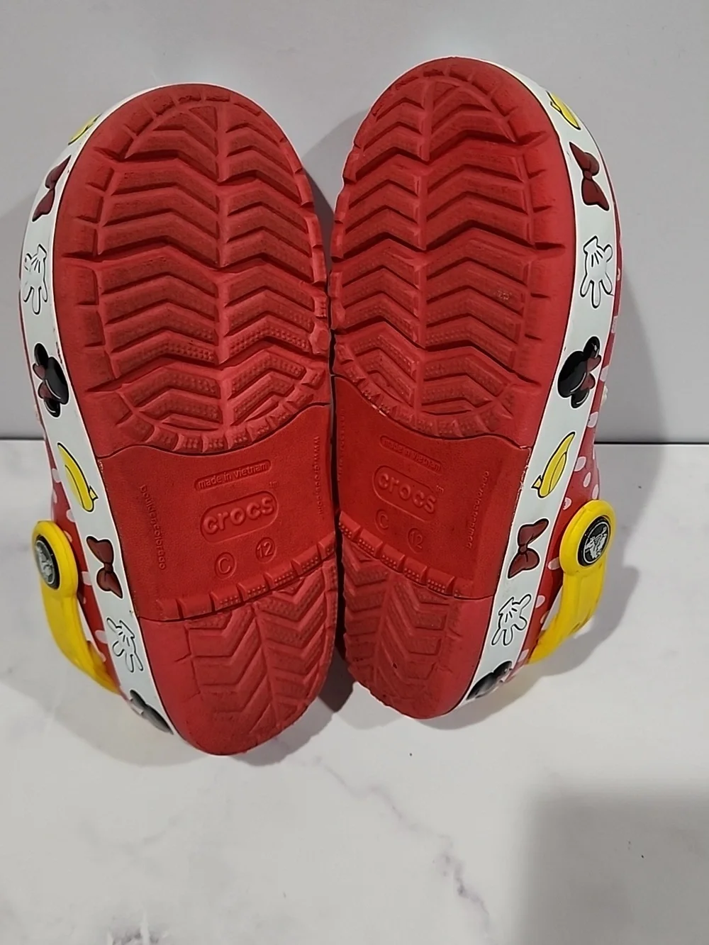 CROCS these vibrant